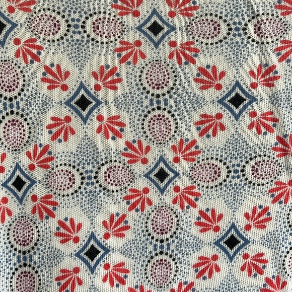 Talbots Short Sleeve Lightweight V-Neck Funky Dresign Top Size Large‎ Petite - Picture 3 of 4